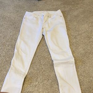 White Levi’s Skinny Jeans
